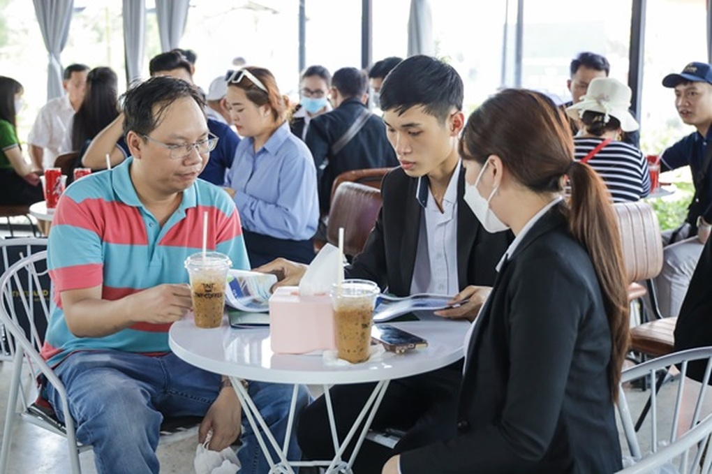 Giới trẻ miền Tây đổ về Vị Thanh tham gia đại nhạc hội Venice By Nights - 9 Giới trẻ miền Tây đổ về Vị Thanh tham gia đại nhạc hội Venice By Nights - 9