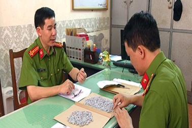 Đập “boong ke” ma tuý do các đầu gấu làm chủ