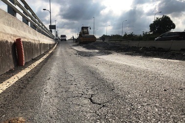 TPHCM: "Bắt bệnh" cầu vượt phải "cấp cứu" chỉ sau 48 giờ thông xe