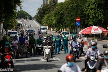 "Siết" chặt di biến động dân cư, TPHCM có tái lập chốt kiểm soát?