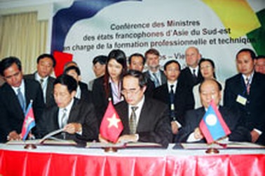 Hội nghị Bộ trưởng 3 nước về đào tạo kỹ thuật và dạy nghề