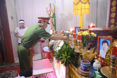 Ba mẹ con trong vụ án mạng ở Đồng Nai được an táng ở quê nhà Nghệ An