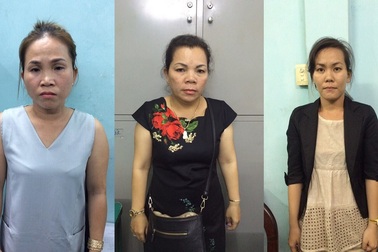 Bắt nhóm "nữ quái" dàn cảnh móc túi trên đường hoa Nguyễn Huệ