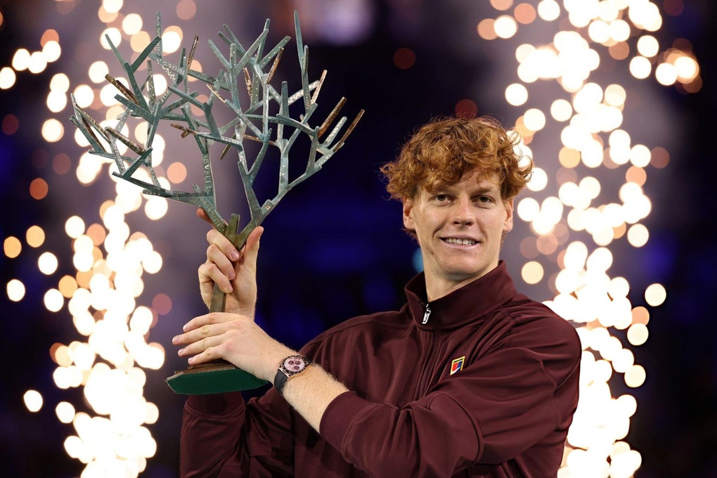 Ao derrotar Auger-Aliassime, Sinner conquistou o Masters de Paris pela primeira vez - 1 Đánh bại Auger-Aliassime, Sinner lần đầu vô địch Paris Masters - 1