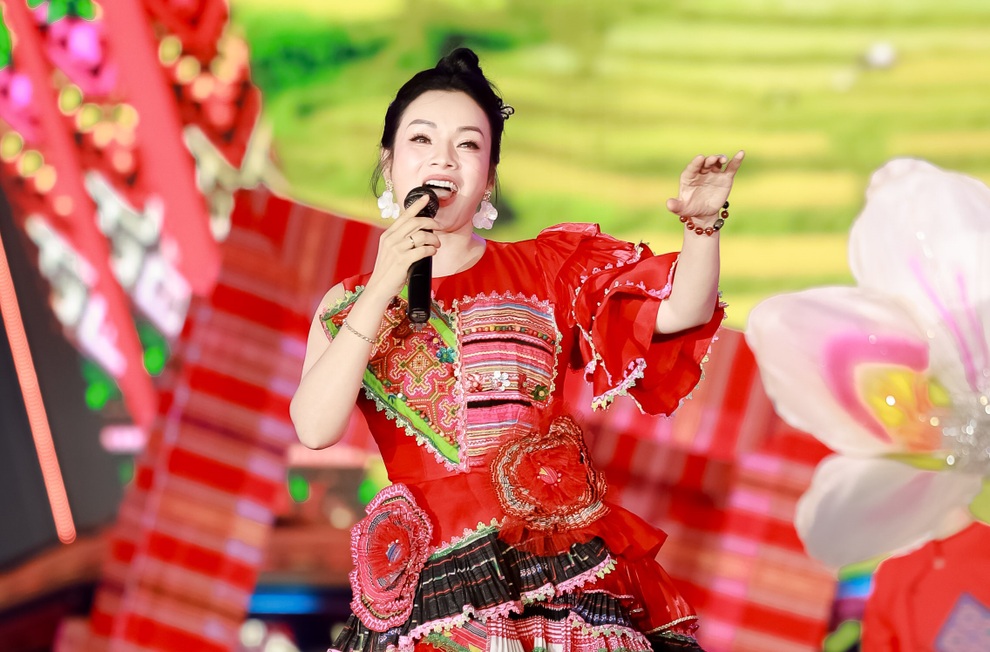 Non sông gấm vóc - Một dải vinh quang: Khơi dậy niềm tự hào dân tộc - 4 Non sông gấm vóc - Một dải vinh quang: Khơi dậy niềm tự hào dân tộc - 4