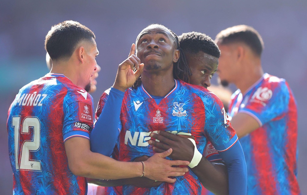 Đánh bại Man City, Crystal Palace lần đầu vô địch FA Cup - 2 Đánh bại Man City, Crystal Palace lần đầu vô địch FA Cup - 2