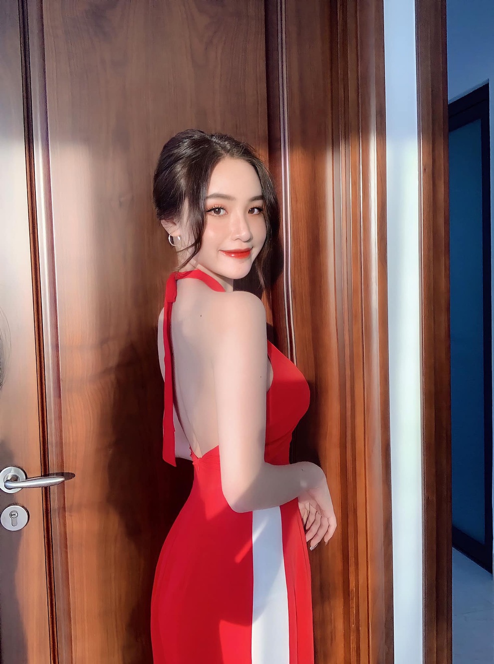 Chuộng đồ gợi cảm, nữ sinh ĐH Kinh tế khoe vóc dáng chuẩn từng centimet - 6 Chuộng đồ gợi cảm, nữ sinh ĐH Kinh tế khoe vóc dáng chuẩn từng centimet - 6