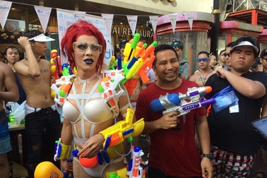 Thái Lan khuyên du khách nữ tránh ăn mặc hở hang trong lễ hội "té nước"