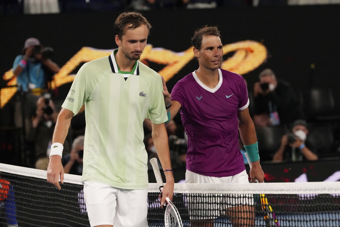 Medvedev: Sau 5 tiếng thi đấu, Nadal khiến tôi thấy kinh ngạc - 2 Medvedev: Sau 5 tiếng thi đấu, Nadal khiến tôi thấy kinh ngạc - 2