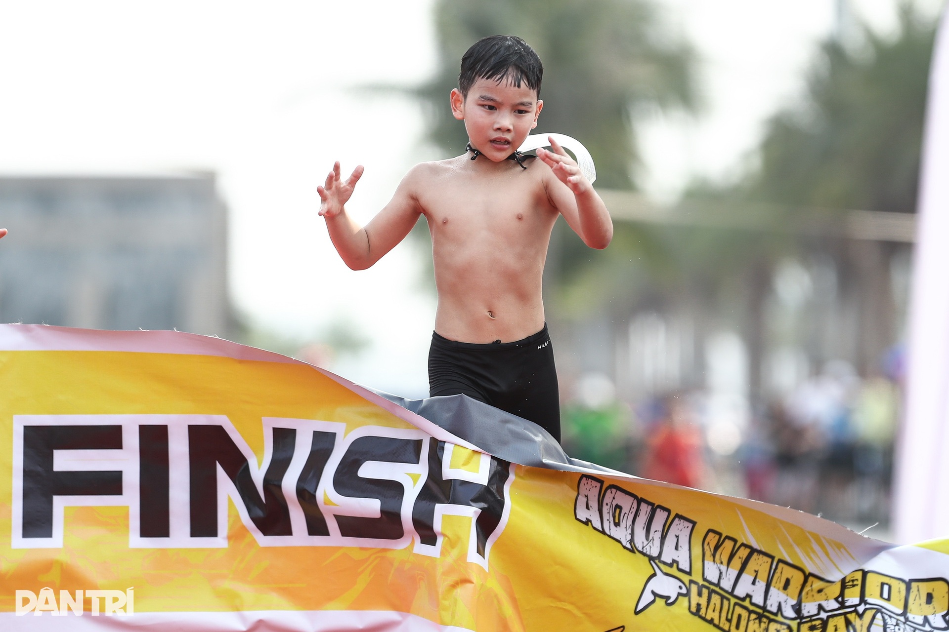 Những khoảnh khắc ấn tượng của VĐV nhí tại Aqua Warriors Halong Bay 2025 - 12 Những khoảnh khắc ấn tượng của VĐV nhí tại Aqua Warriors Halong Bay 2025 - 12