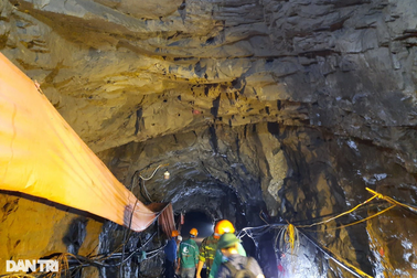 Hiện trường bên trong hầm thủy điện nơi một công nhân đang mất tích