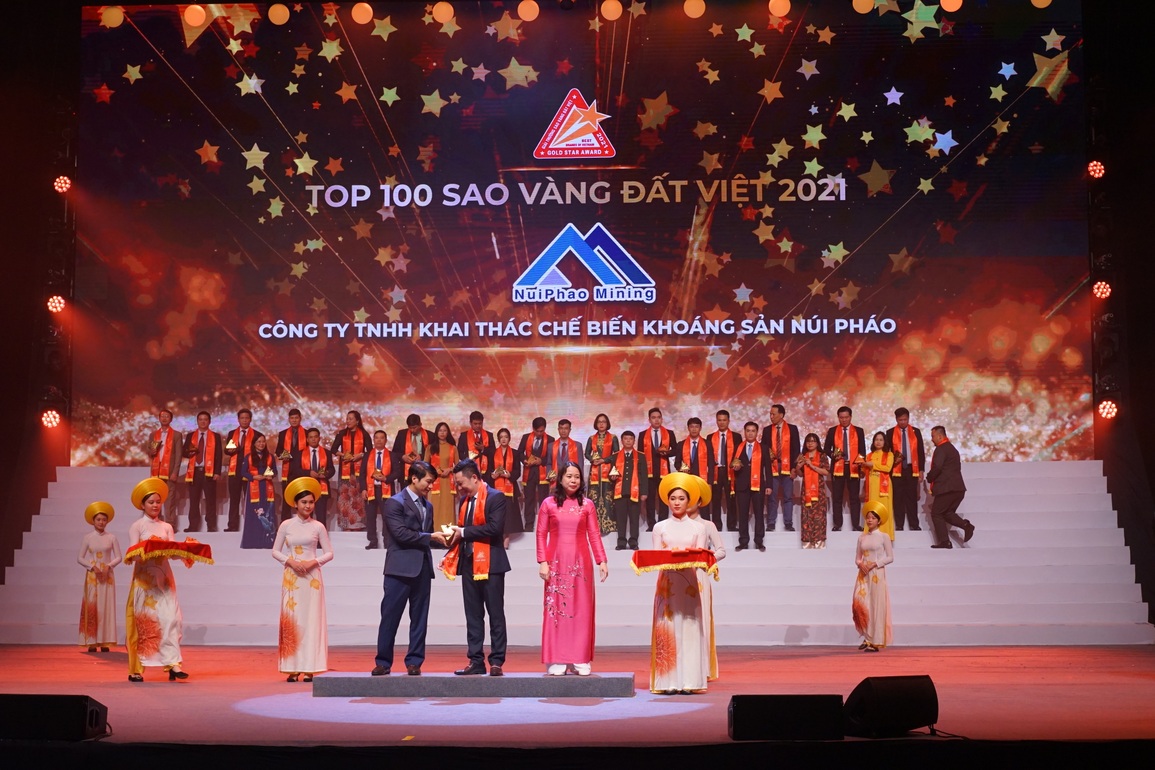 NuiPhao Mining lần thứ 3 được vinh danh thương hiệu Sao Vàng đất Việt - 4 NuiPhao Mining lần thứ 3 được vinh danh thương hiệu Sao Vàng đất Việt - 4
