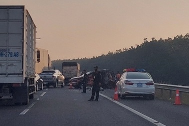 Tai nạn trên cao tốc Long Thành - Dầu Giây, ùn tắc dài đến tận TPHCM