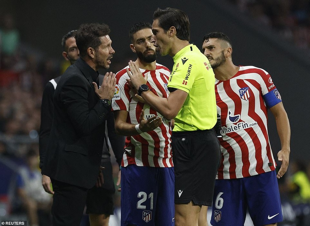 Đánh bại Atletico, Real Madrid duy trì mạch toàn thắng ở La Liga - 9 Đánh bại Atletico, Real Madrid duy trì mạch toàn thắng ở La Liga - 9