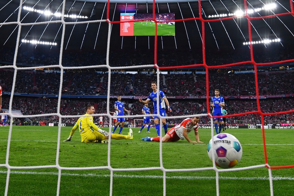 Harry Kane lập hat-trick ấn tượng giúp Bayern Munich thắng với tỷ số 8-0 - 4 Harry Kane lập hat-trick ấn tượng giúp Bayern Munich thắng với tỷ số 8-0 - 4