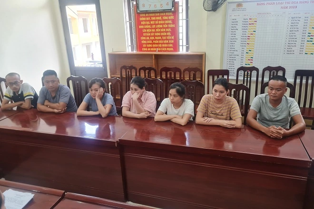 Triệt phá đường dây đánh bạc hơn 1.000 tỷ đồng - 2 Triệt phá đường dây đánh bạc hơn 1.000 tỷ đồng - 2