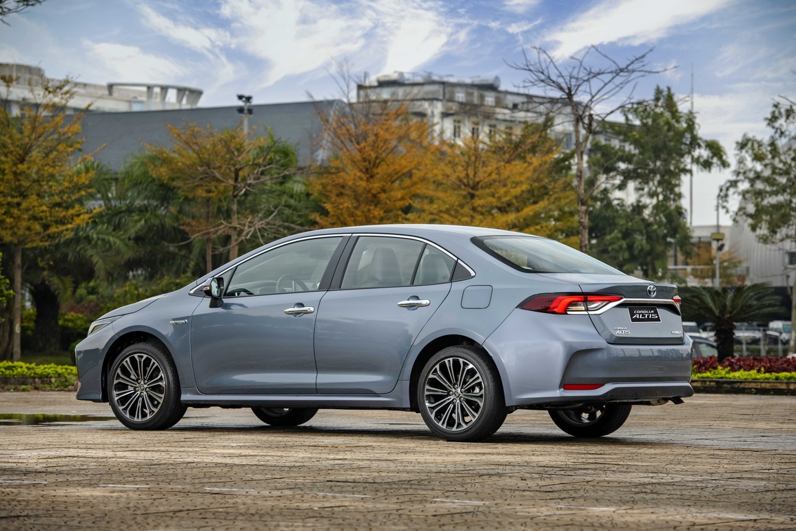 Corolla Altis bản 2022 có động cơ hybrid, giá cao nhất 868 triệu đồng - 3 Corolla Altis bản 2022 có động cơ hybrid, giá cao nhất 868 triệu đồng - 3