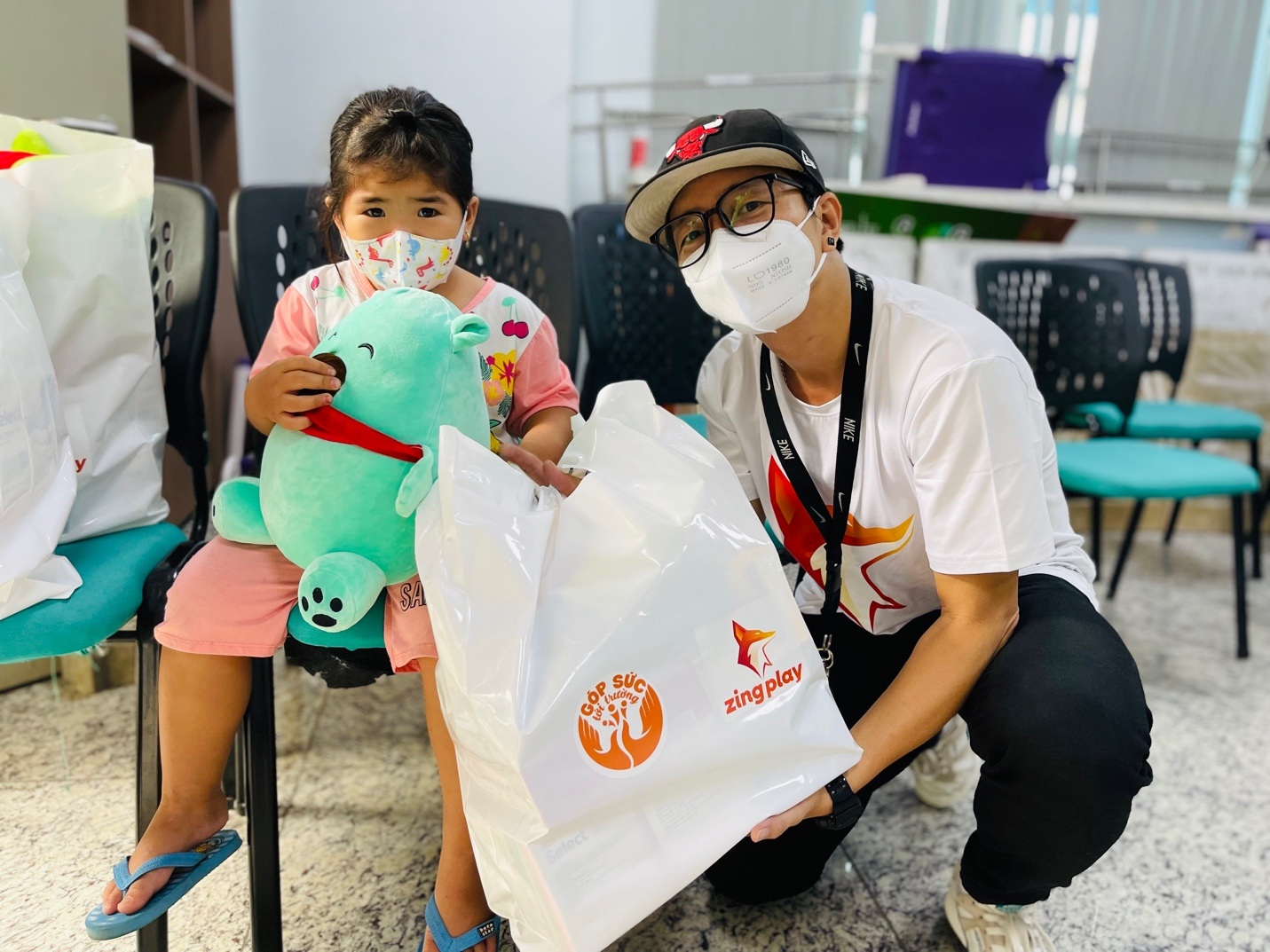 ZingPlay trao tặng quỹ từ thiện của game thủ đến Bệnh viện Nhi Đồng TPHCM - 4 ZingPlay trao tặng quỹ từ thiện của game thủ đến Bệnh viện Nhi Đồng TPHCM - 4