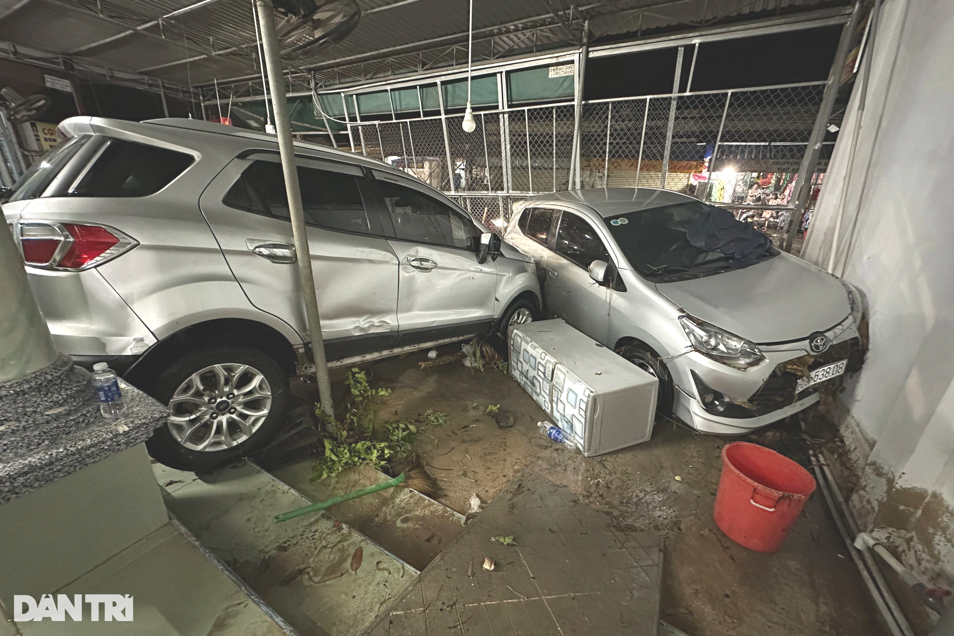 Khu phố ở Đồng Nai tan hoang, đổ nát sau trận lũ lịch sử - 3 Khu phố ở Đồng Nai tan hoang, đổ nát sau trận lũ lịch sử - 3