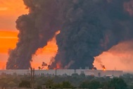 Ukraine phóng hỏa lực, "đánh trúng căn cứ không quân, nhà máy lọc dầu Nga"