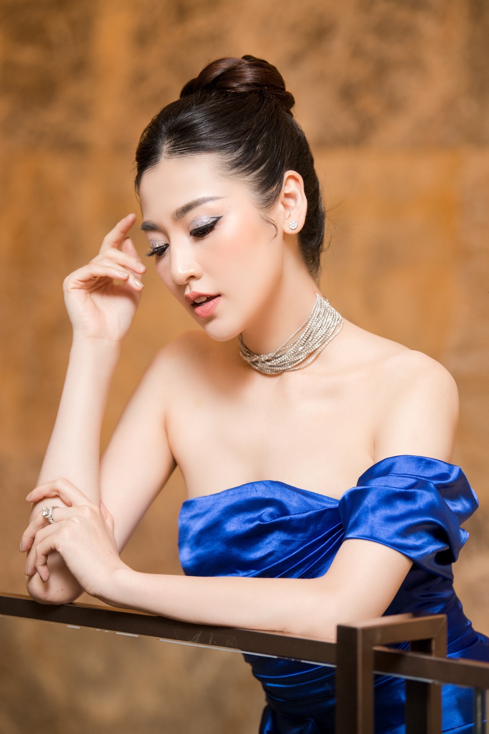 Á hậu Tú Anh có bao nhiêu tiền đều tích cóp cho con, không tốn vào hàng hiệu - 6 Á hậu Tú Anh có bao nhiêu tiền đều tích cóp cho con, không tốn vào hàng hiệu - 6