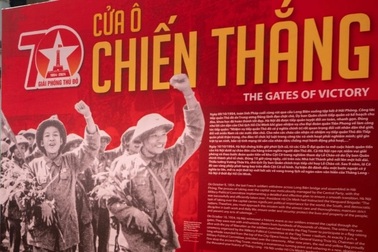 Trưng bày tư liệu, hình ảnh "kể chuyện" về những Cửa ô Hà Nội