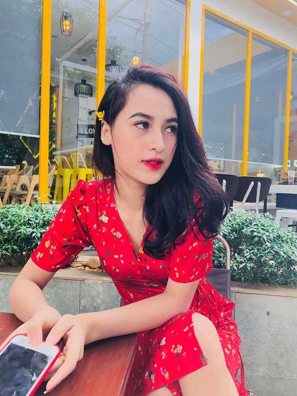 4 cô gái dân tộc thiểu số Ê Đê, Khmer bỗng nổi như cồn vì quá đẹp và quyến rũ - 7 4 cô gái dân tộc thiểu số Ê Đê, Khmer bỗng nổi như cồn vì quá đẹp và quyến rũ - 7