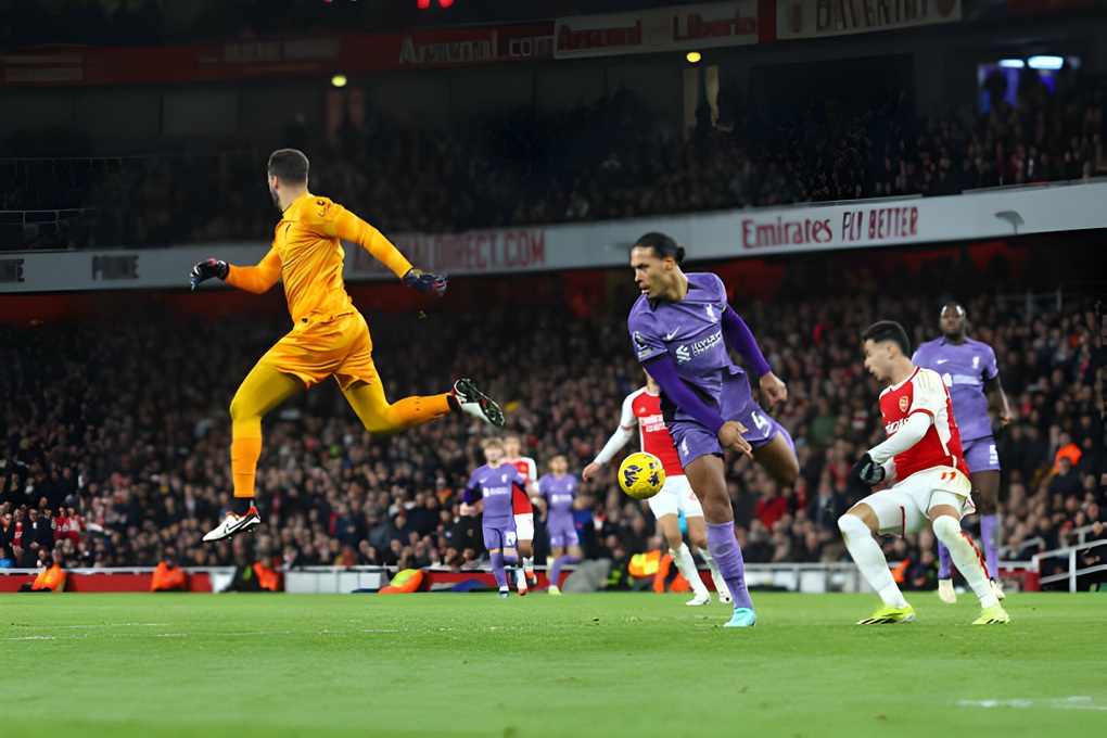 Liverpool gục ngã trên sân Arsenal - 3