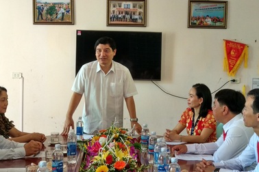 “Không chạy đua thành tích, hãy đảm bảo chế độ cho học sinh”