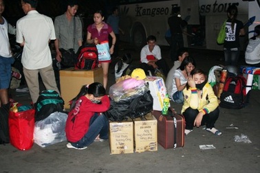 Một đêm tại Bến xe miền Đông dịp cận tết