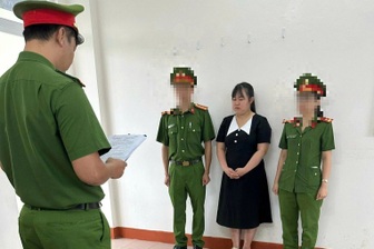 Nhận làm hồ sơ dịch vụ đất đai rồi chiếm đoạt nhiều thửa đất