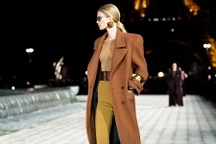 Những kiểu áo khoác đang là mốt, giúp nâng tầm phong cách