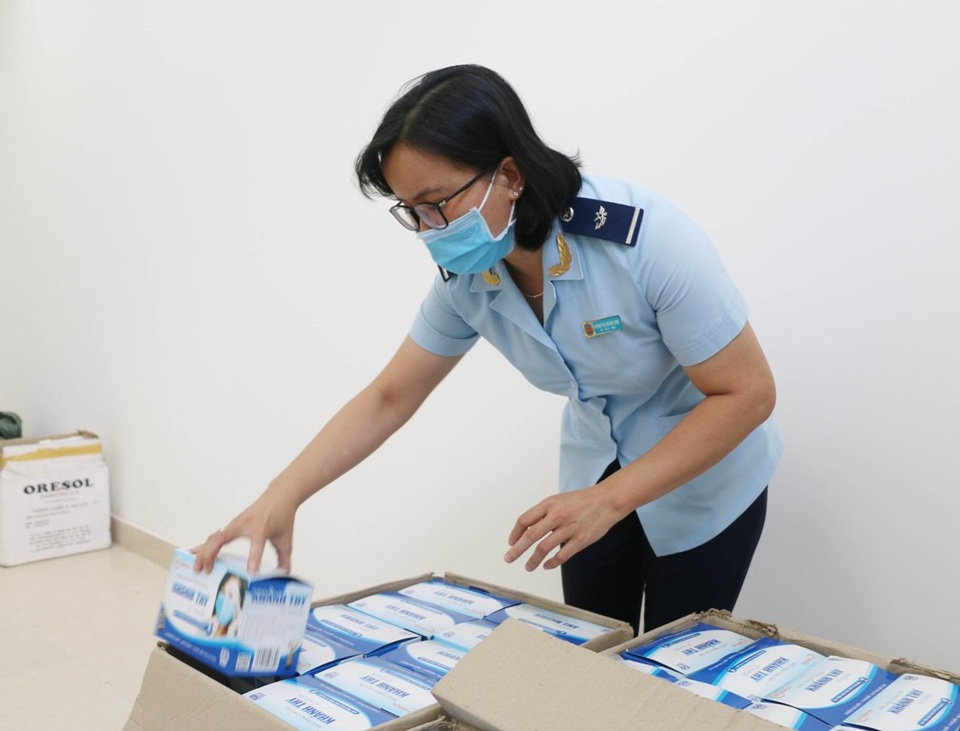 Trưng dụng 230.000 khẩu trang xuất lậu để phục vụ công tác chống dịch - 2 Trưng dụng 230.000 khẩu trang xuất lậu để phục vụ công tác chống dịch - 2