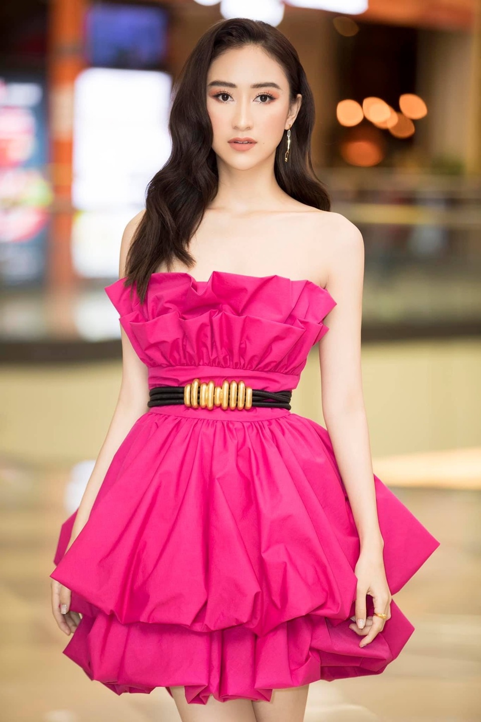 Hà Thu bận rộn với lịch chạy show dày đặc dù Tết đã cận kề - 3 Hà Thu bận rộn với lịch chạy show dày đặc dù Tết đã cận kề - 3