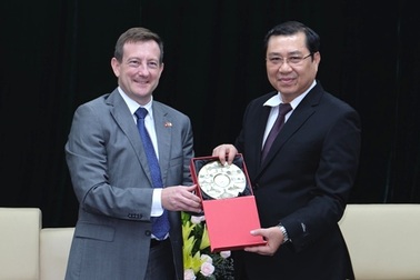 Đại sứ Cộng hòa Pháp tại Việt Nam đến thăm Đà Nẵng