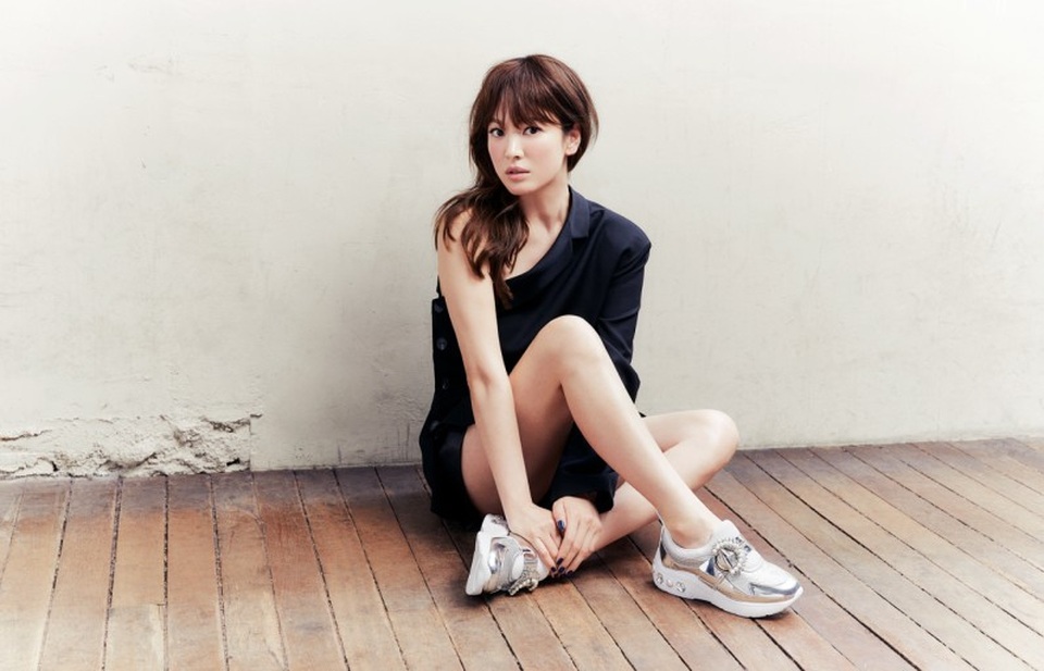Hậu ly hôn: Song Hye Kyo sống an yên, gia đình Song Joong Ki lạnh nhạt - 11 Hậu ly hôn: Song Hye Kyo sống an yên, gia đình Song Joong Ki lạnh nhạt - 11