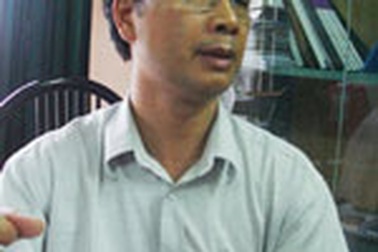 “Lưu học sinh nghỉ học giữa chừng phải bồi hoàn kinh phí”