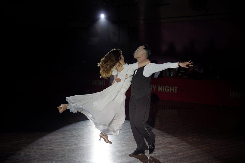 Kiện tướng dancesport Hồng Việt -Thu Trang tổ chức đêm nghệ thuật khiêu vũ - 4 Kiện tướng dancesport Hồng Việt -Thu Trang tổ chức đêm nghệ thuật khiêu vũ - 4