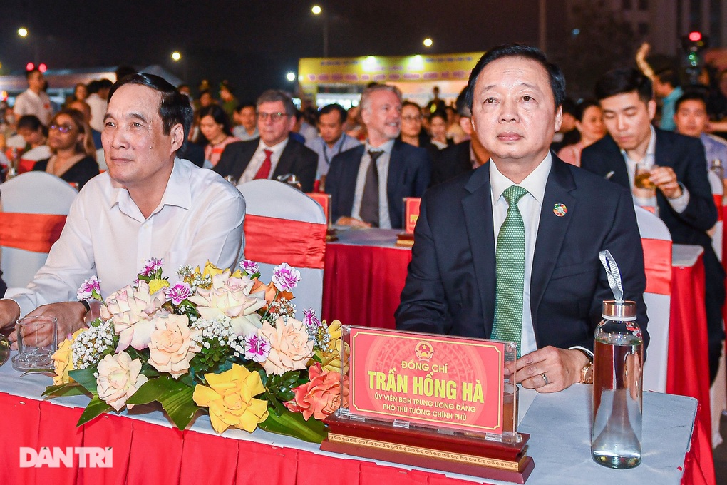 Hàng nghìn người dự khai mạc Lễ hội Đền Hùng 2023 - 1 Hàng nghìn người dự khai mạc Lễ hội Đền Hùng 2023 - 1