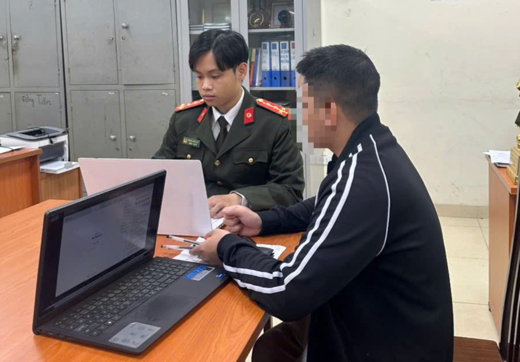 Một thanh niên ở Hà Nội đòi gia đình chuyển hơn nửa tỷ đồng “chuộc mạng” - 2 Một thanh niên ở Hà Nội đòi gia đình chuyển hơn nửa tỷ đồng “chuộc mạng” - 2