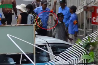 Bát nháo "cò" khám bệnh trước bệnh viện Da Liễu TPHCM