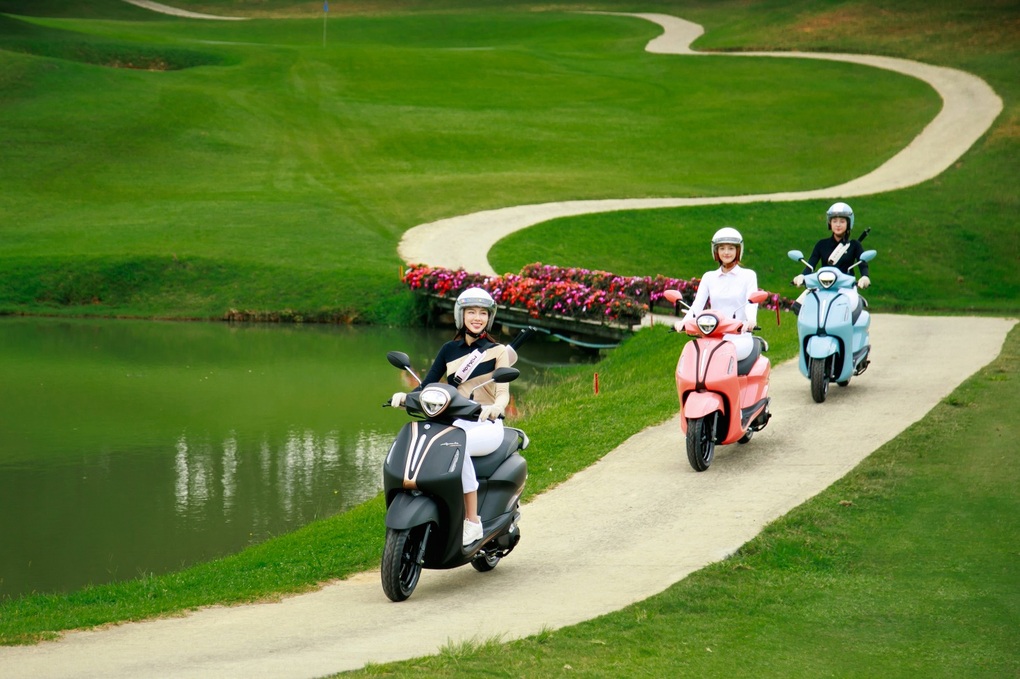 Thùy Tiên chia sẻ lý do các golfer nữ chuyển sang dùng xe máy trên sân - 4 Thùy Tiên chia sẻ lý do các golfer nữ chuyển sang dùng xe máy trên sân - 4
