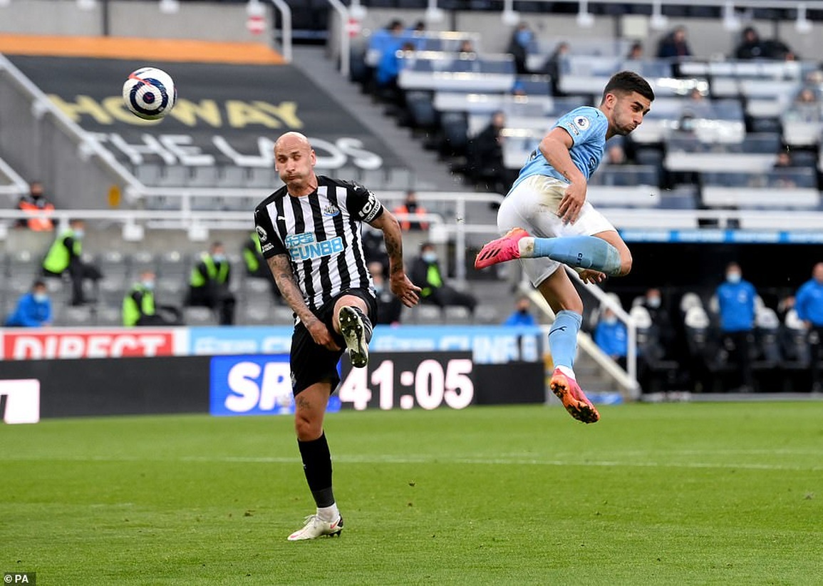 Lịch thi đấu bóng đá châu Âu cuối tuần: Liverpool và Man City đua ngôi đầu - 2 Lịch thi đấu bóng đá châu Âu cuối tuần: Liverpool và Man City đua ngôi đầu - 2