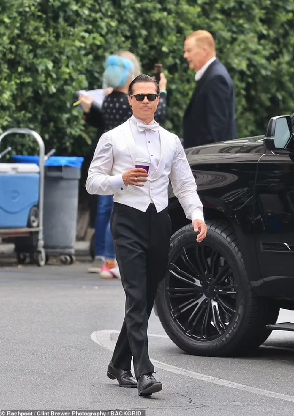 Brad Pitt bảnh bao như chú rể giữa loạt tin Angelina Jolie đang hẹn hò - 2 Brad Pitt bảnh bao như chú rể giữa loạt tin Angelina Jolie đang hẹn hò - 2