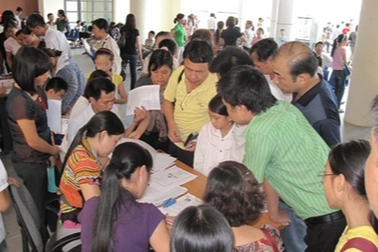 Người mẹ sốc khi học bạ toàn điểm 10 của con bị Trường Ams loại hồ sơ