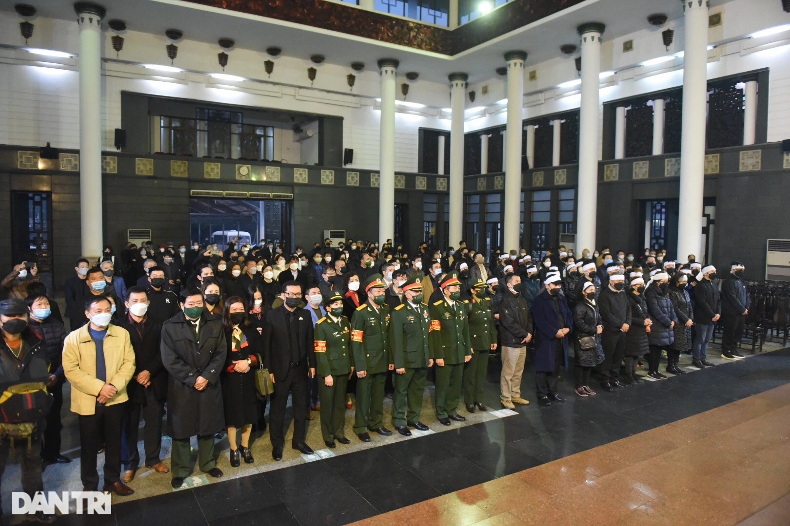 NSND Thu Hà, Trung Hiếu cùng dàn nghệ sĩ đưa tiễn NSƯT Tiến Hợi - 16