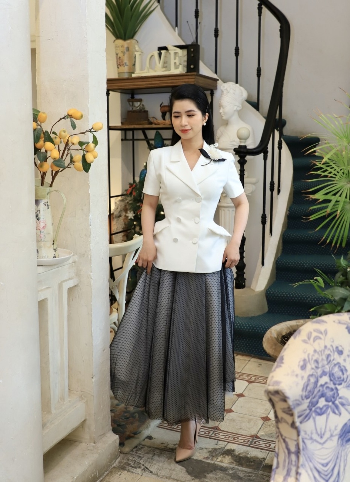 Vẻ đẹp duyên dáng của nữ MC quân đội Mạc Kim Thắng - 4 Vẻ đẹp duyên dáng của nữ MC quân đội Mạc Kim Thắng - 4