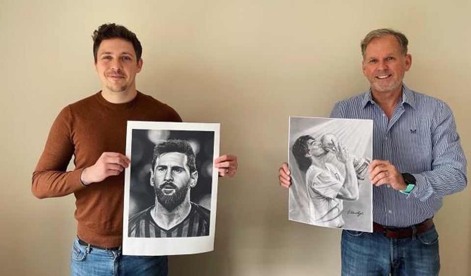 Xúc động trước những bức tranh vẽ Messi và Maradona - 1 Xúc động trước những bức tranh vẽ Messi và Maradona - 1