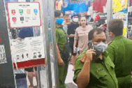 TPHCM: Người phụ nữ không đeo khẩu trang, làm náo loạn cửa hàng lúc nửa đêm
