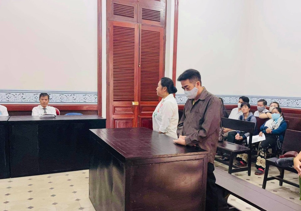 Nữ bác sĩ lừa đảo hàng chục người, chiếm đoạt trên 6 tỷ đồng - 1 Nữ bác sĩ lừa đảo hàng chục người, chiếm đoạt trên 6 tỷ đồng - 1